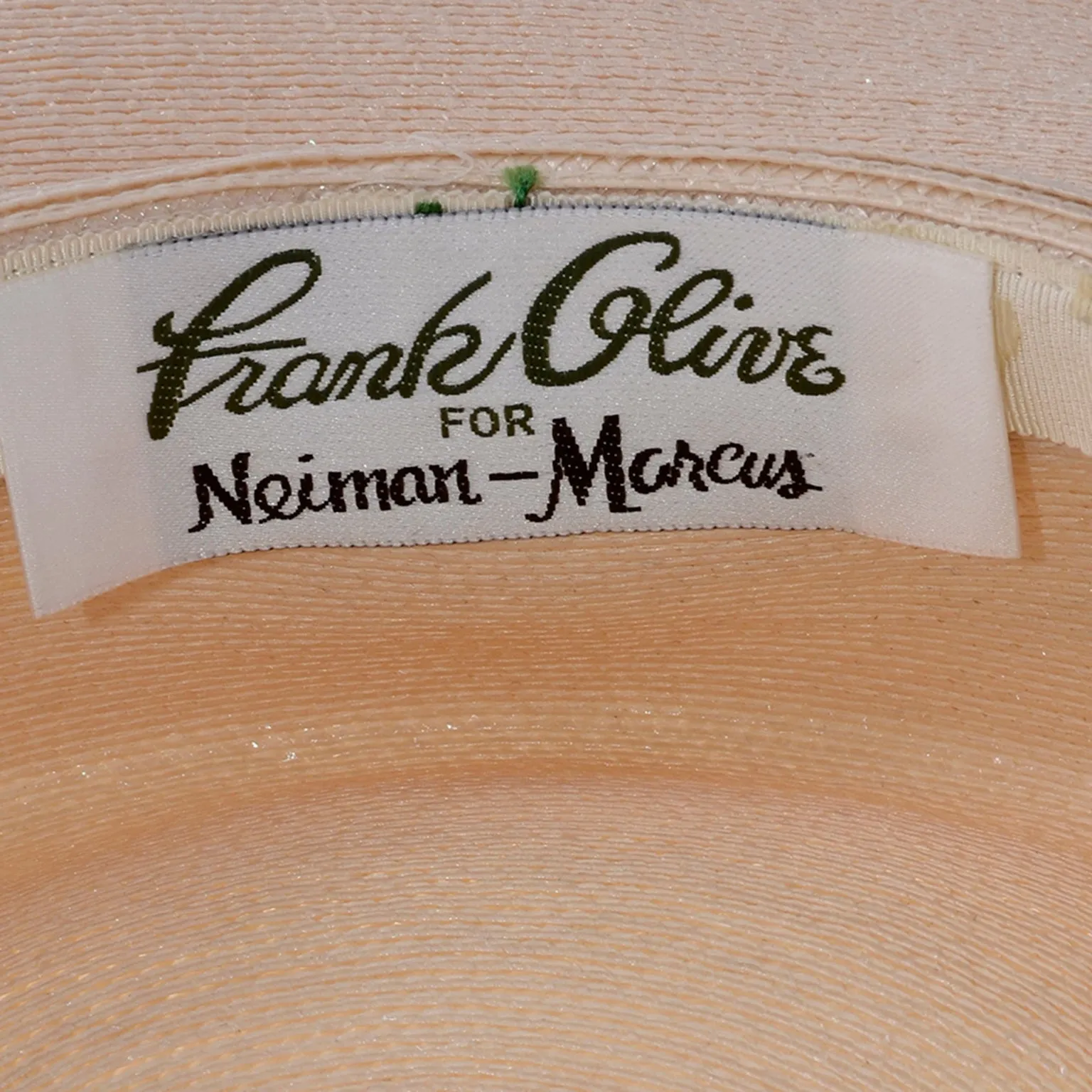 1980s Frank Olive Vintage Cream Straw Hat w Satin Rose Flowers