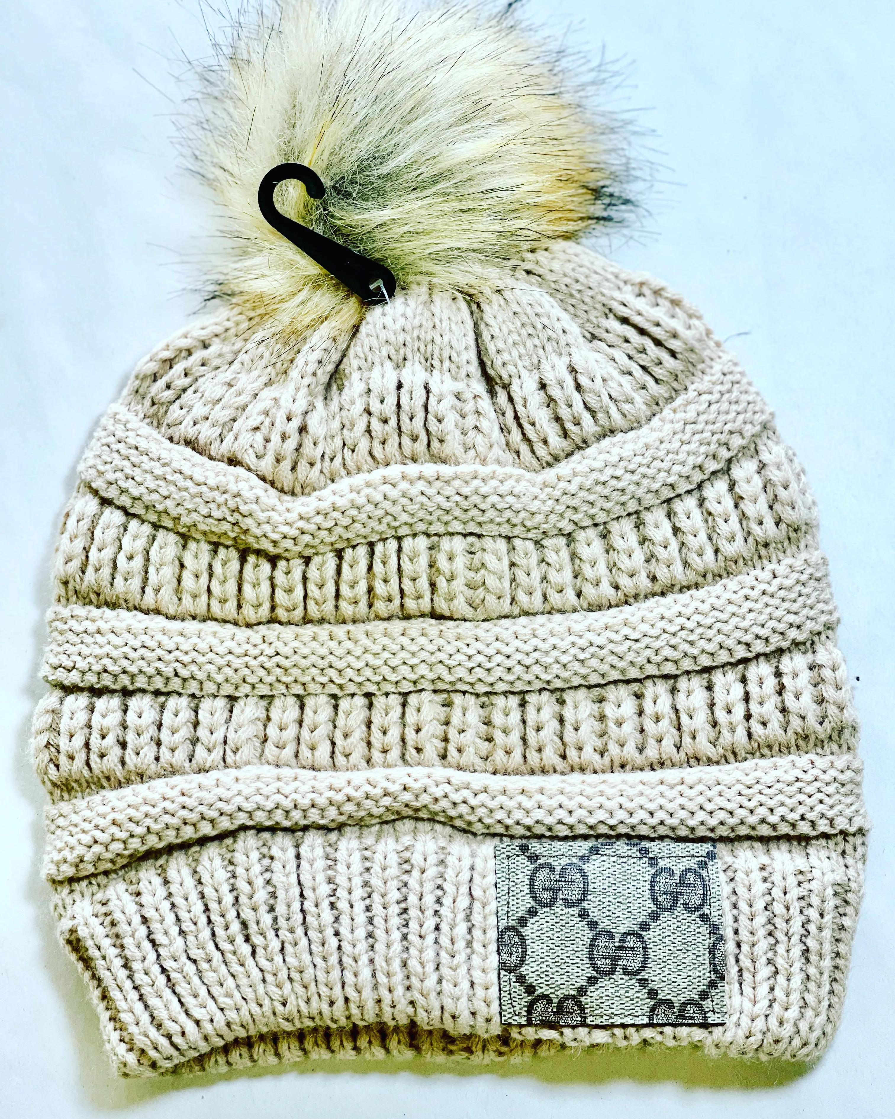 Beanie with small side Gg patch no hardware