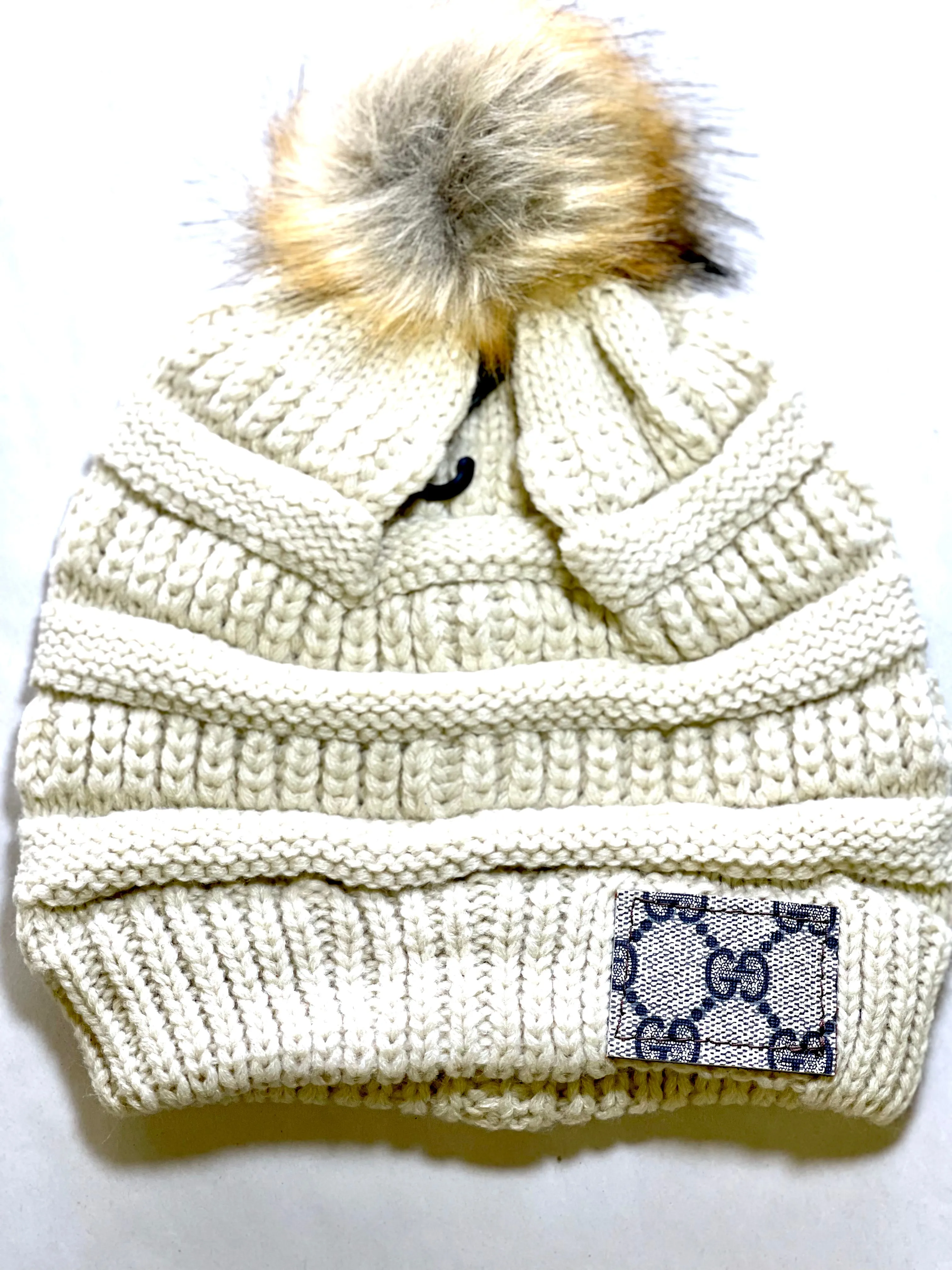 Beanie with small side Gg patch no hardware