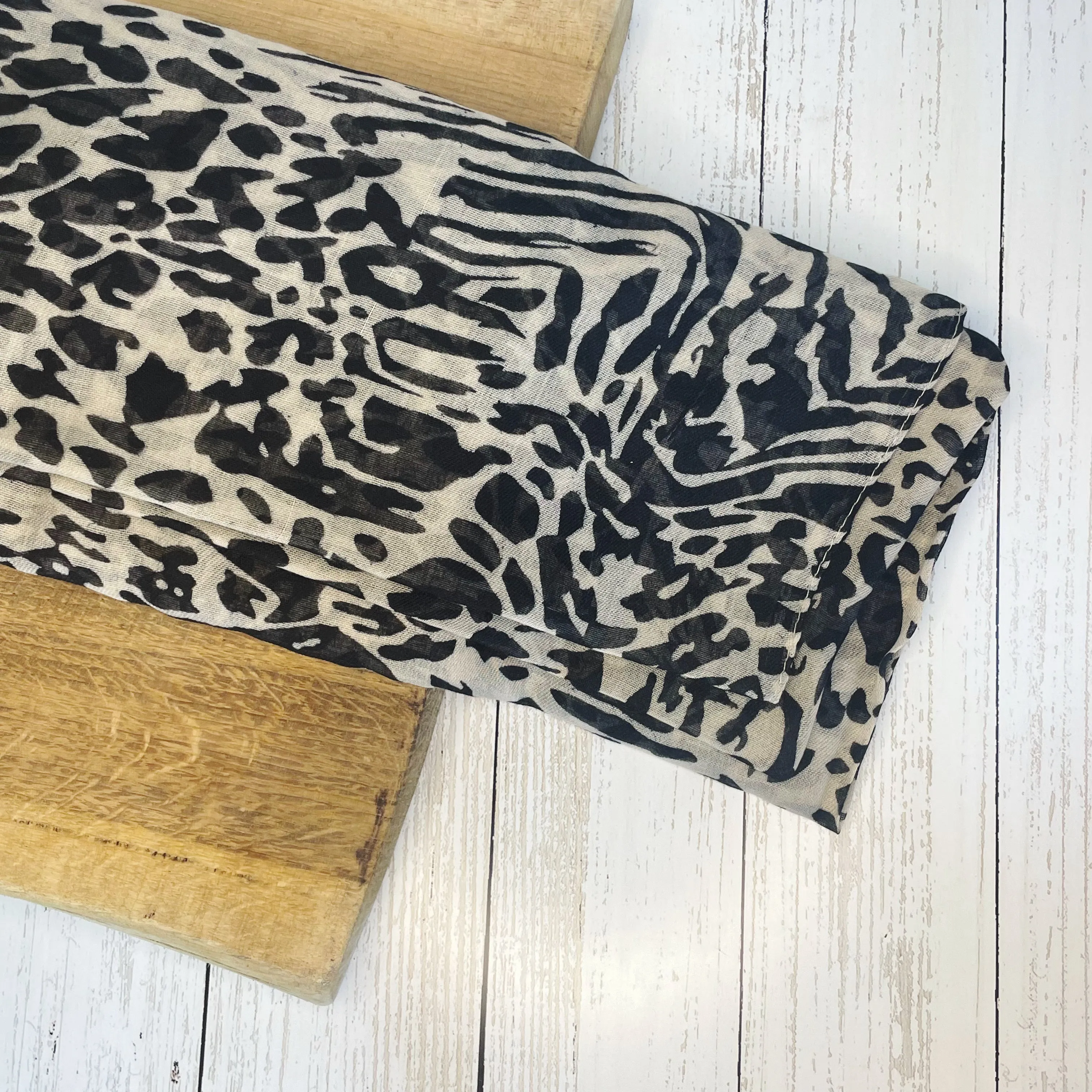 Lilliana Leopard Scarf - Black