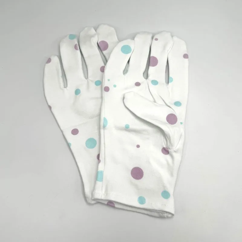 The Soap Opera Moisturizing Spa Gloves
